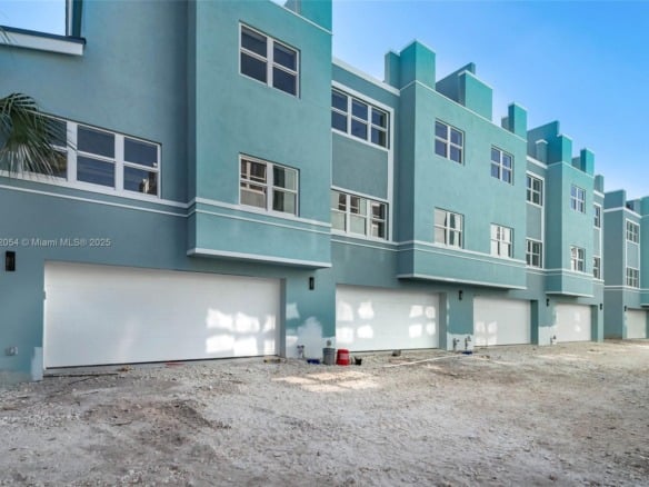 824 SE 12th Ct, Fort Lauderdale FL 33316 — #A11822054