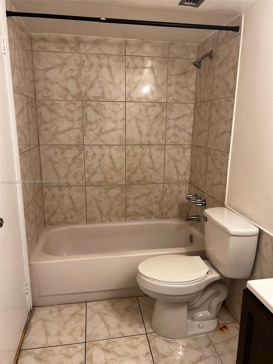 84b12bae-5342 498 NW 165th St Rd # D303, Miami FL 33169 — #A11822157