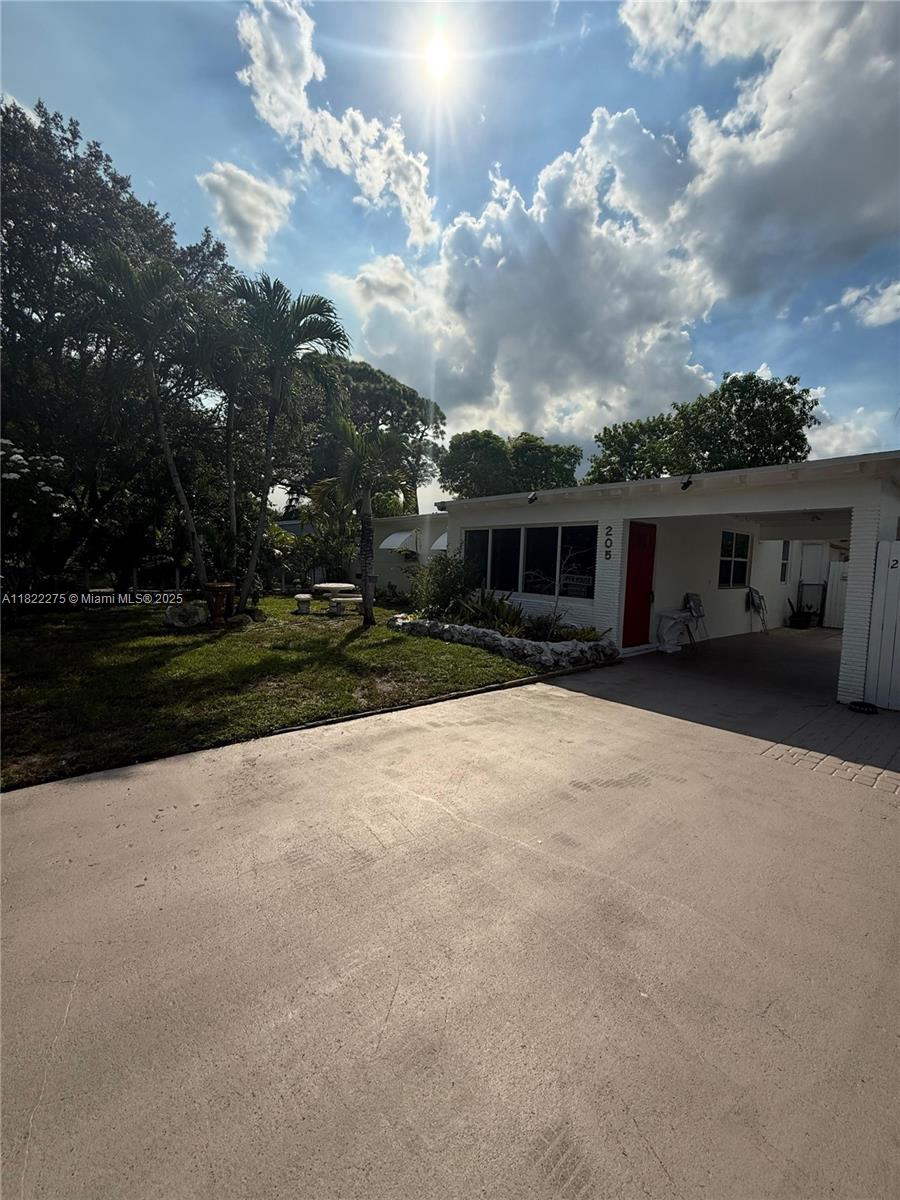 84b12bae-5347 205 SW 21st Way, Fort Lauderdale FL 33312 — #A11822275