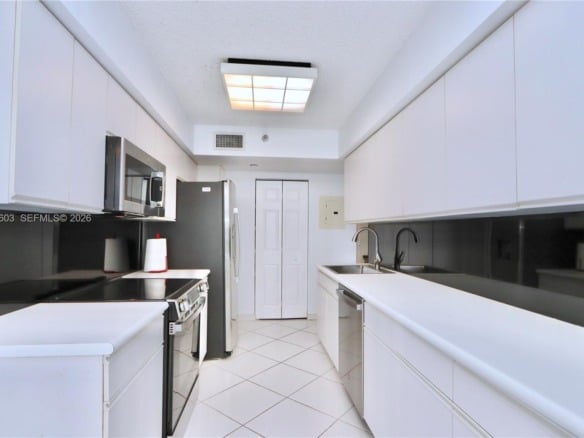 3530 Mystic Pointe Dr # 506, Aventura FL 33180 — #A11824603