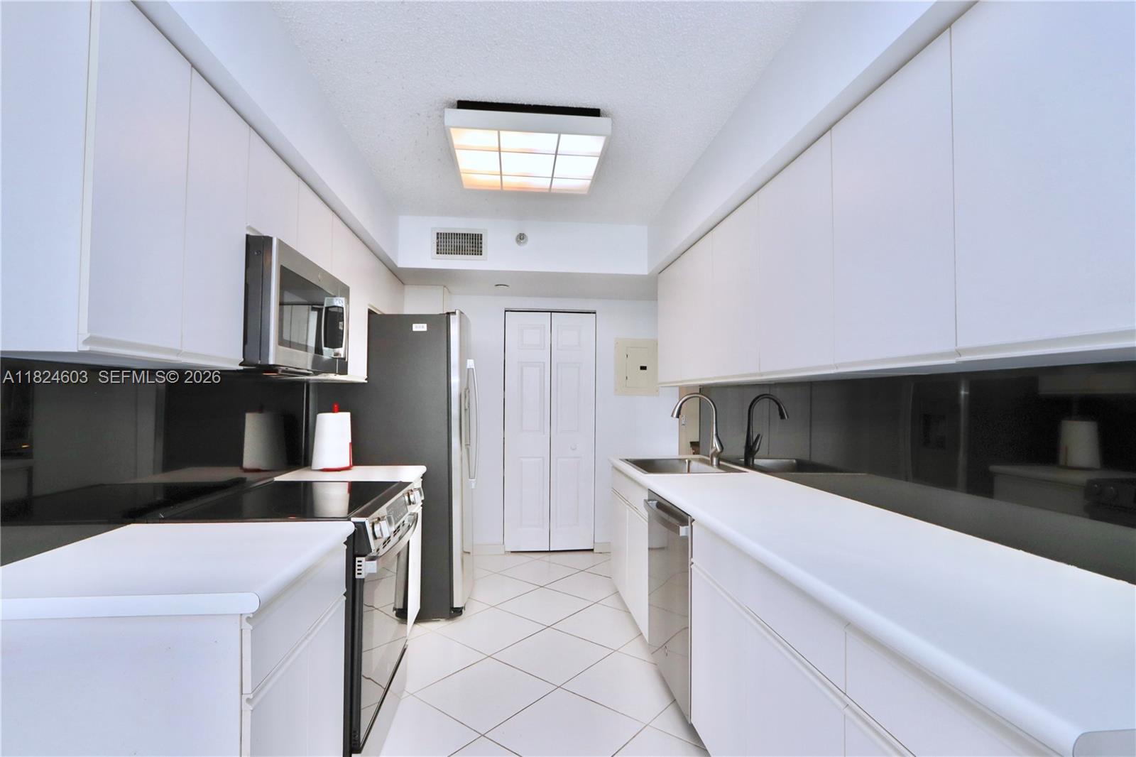 3530 Mystic Pointe Dr # 506, Aventura FL 33180 — #A11824603