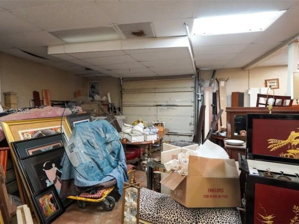 4231 N Dixie Hwy, Oakland Park FL 33334 — #A11825325