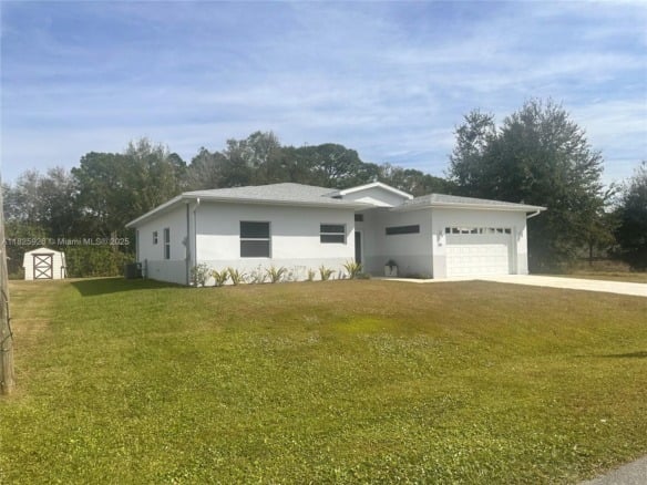 131 Blue Moon Avenue, Lake Placid FL 33852 — #A11825926
