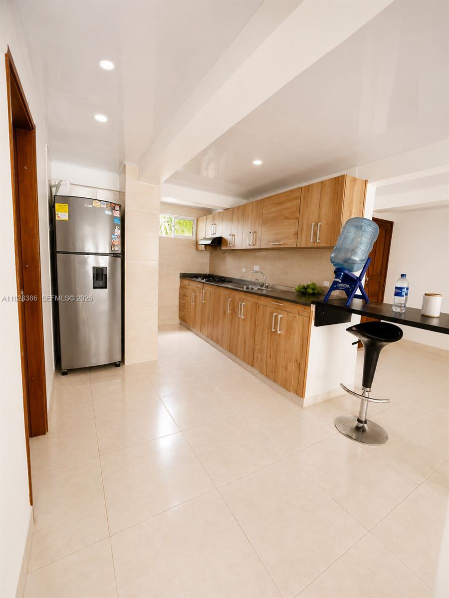 84b12bae-5489 Listing #A11828386