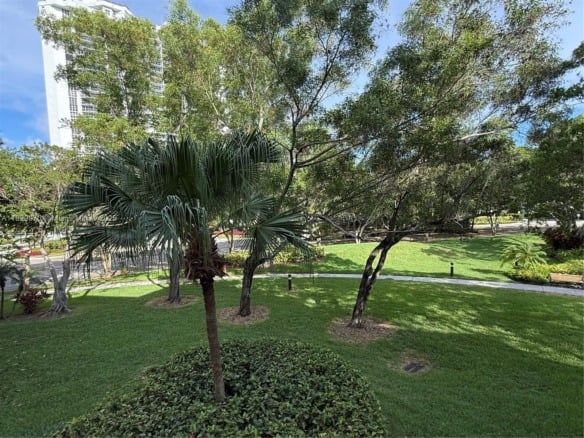 3700 Island Blvd # C203, Aventura FL 33160 — #A11829070