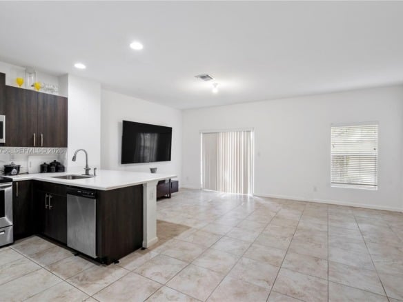 1128 NW 40th Ter, Lauderhill FL 33313 — #A11829736