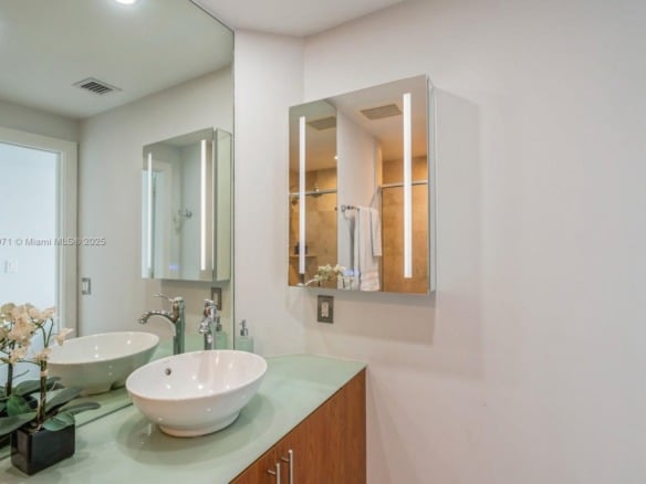 315 NE 3rd Ave # 1602, Fort Lauderdale FL 33301 — #A11830971