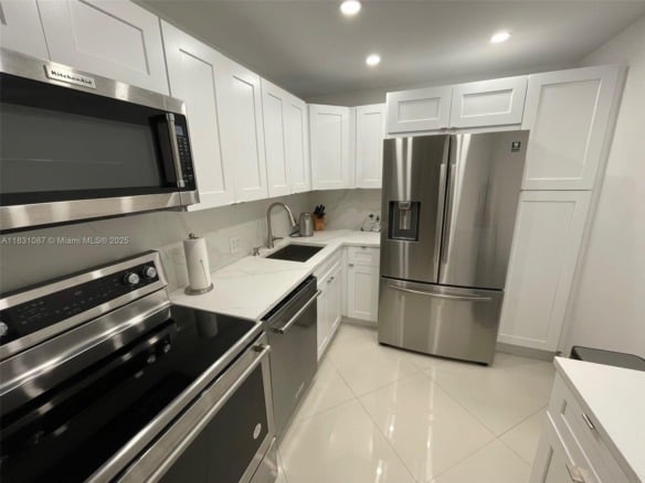 20335 W Country Club Dr # 304, Aventura FL 33180 — #A11831087