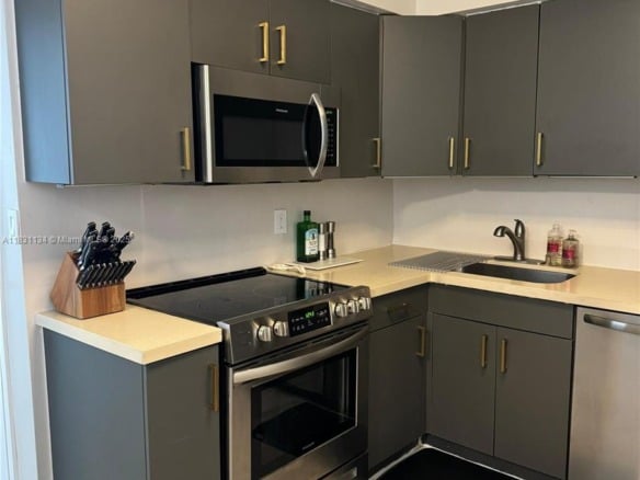 5700 Collins Ave # 3C, Miami Beach FL 33140 — #A11831134