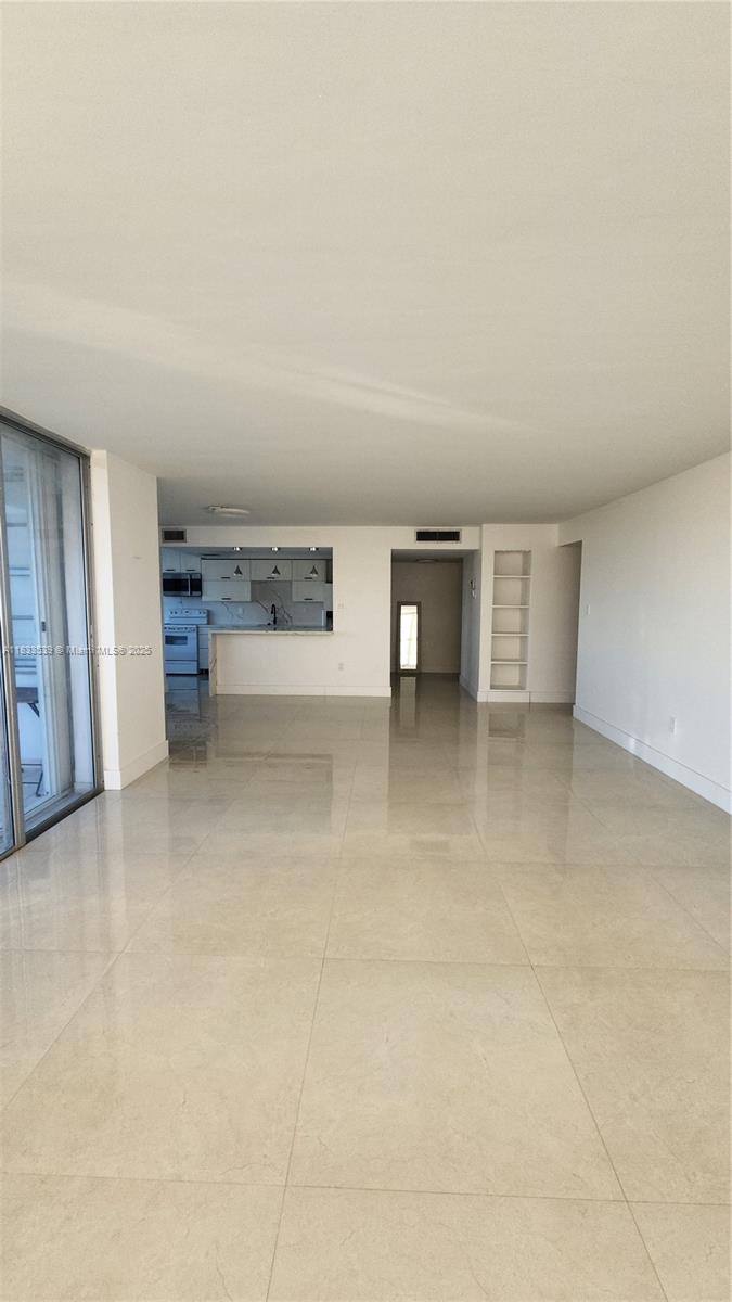 84b12bae-5645 18051 Biscayne Blvd # 1705, Aventura FL 33160 — #A11833539