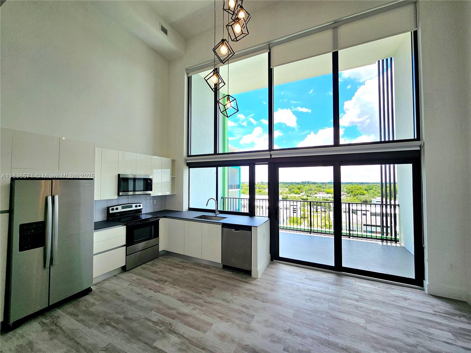 84b12bae-5720 4400 Sunrise Blvd # B, Plantation FL 33317 — #A11836571