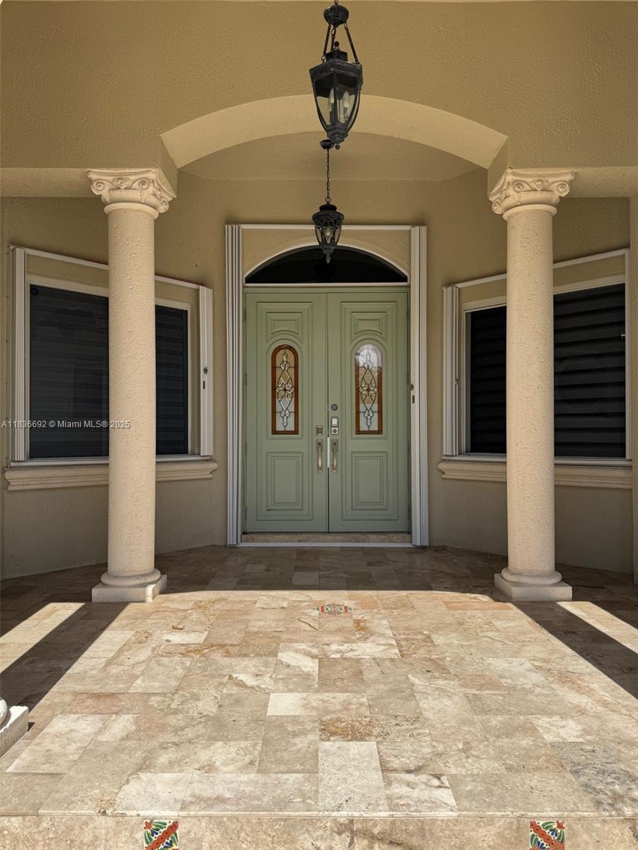 84b12bae-5726 13400 SW 83rd Ave, Pinecrest FL 33156 — #A11836692