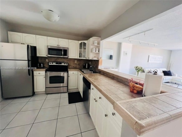 2780 NE 183rd St # 2015, Aventura FL 33160 — #A11837755