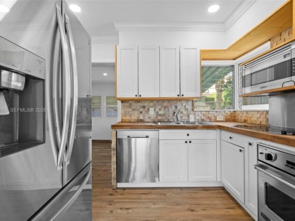738 Fernwood Rd, Key Biscayne FL 33149 — #A11838855
