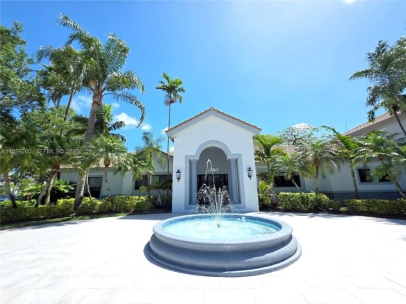 2620 S University Dr # 111, Davie FL 33328 — #A11839260