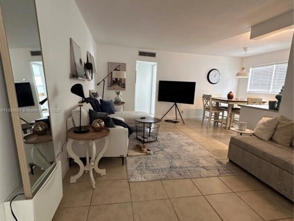 1100 NE 1st Ct # 103, Hallandale Beach FL 33009 — #A11839591