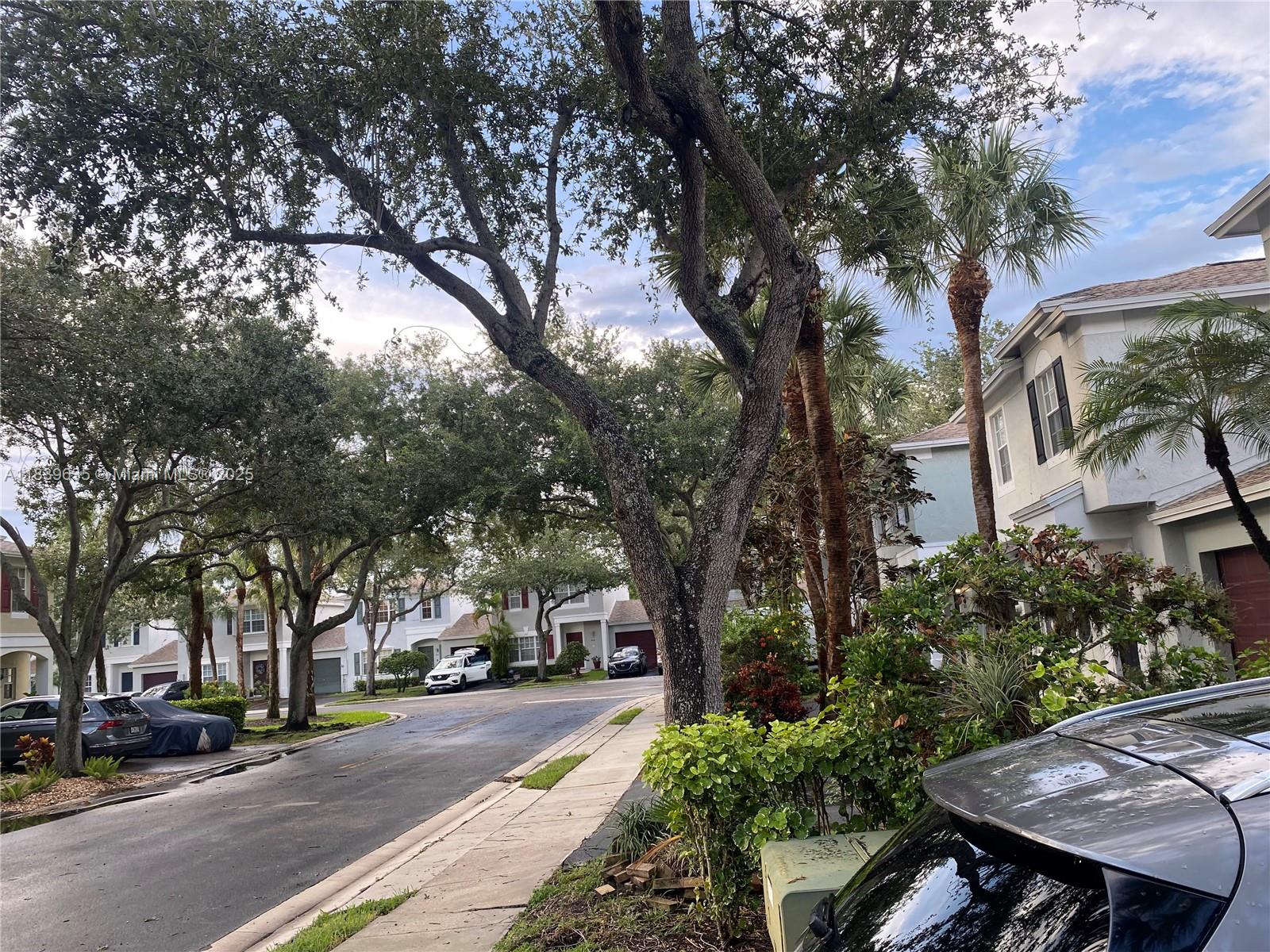 84b12bae-5804 6006 Plum Pl, Tamarac FL 33321 — #A11839635