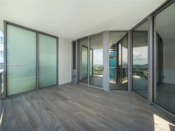 851 NE 1st AVE # 2106, Miami FL 33132 — #A11901738