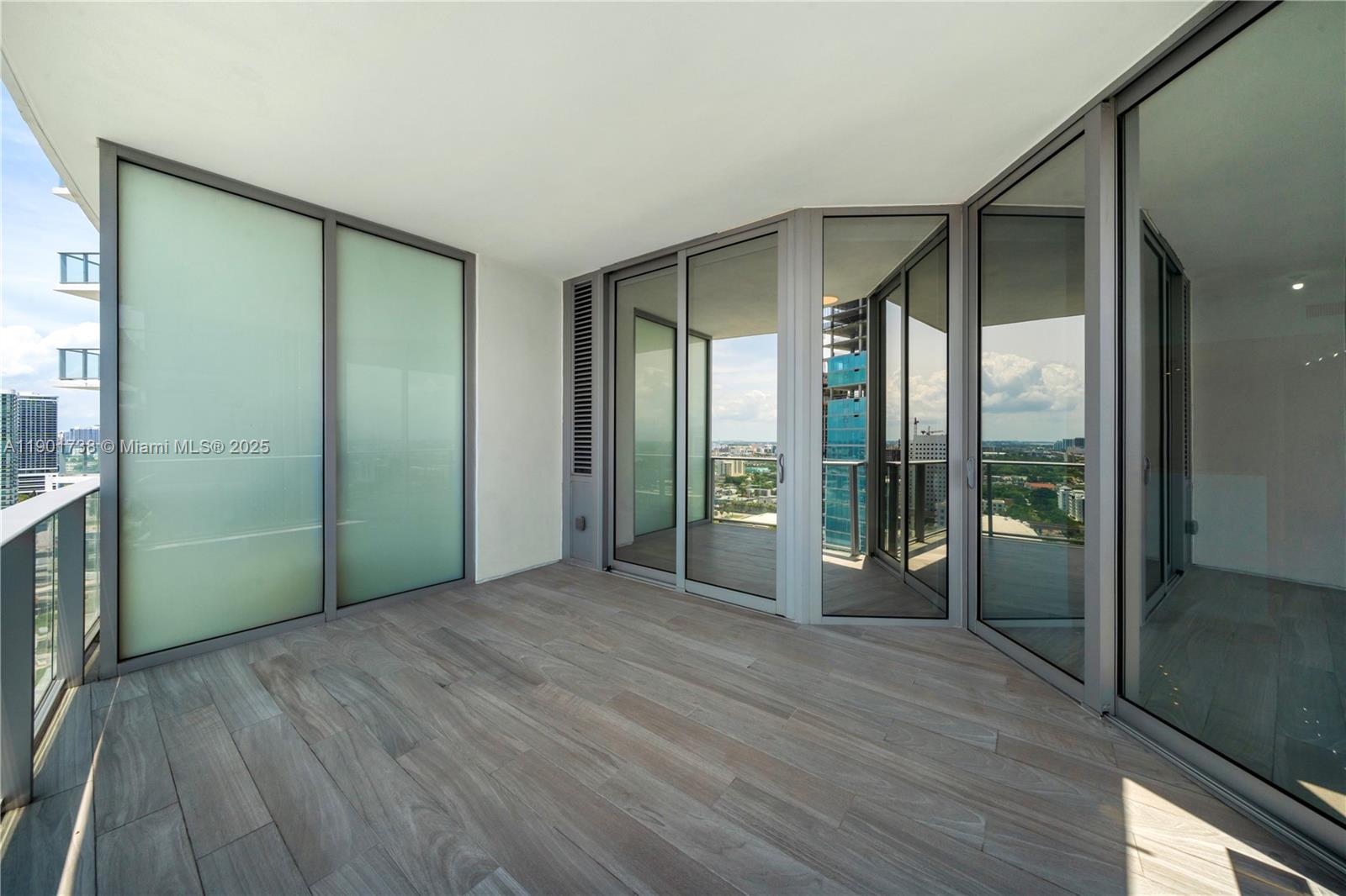 84b12bae-581 851 NE 1st AVE # 2106, Miami FL 33132 — #A11901738