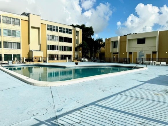 6911 SW 147th Ave # 3C, Miami FL 33193 — #A11840260