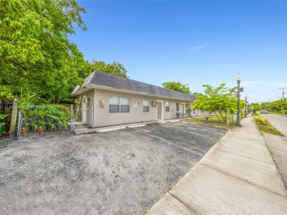 848 NW 2nd Ave, Fort Lauderdale FL 33311 — #A11841391