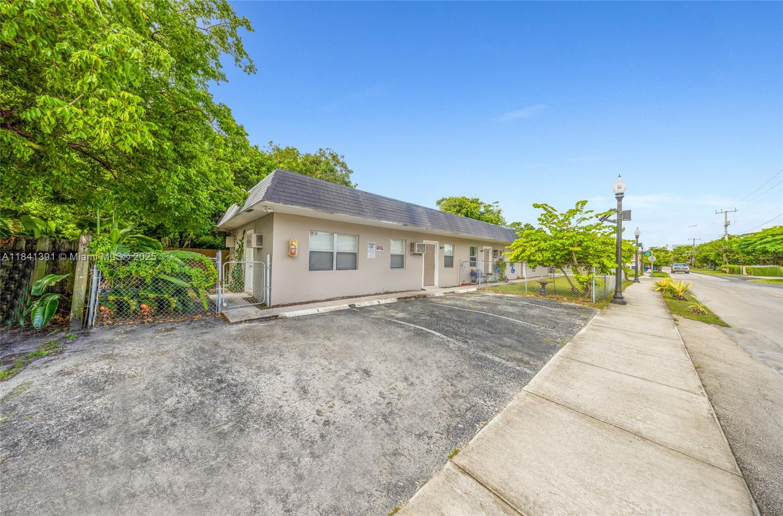 848 NW 2nd Ave, Fort Lauderdale FL 33311 — #A11841391