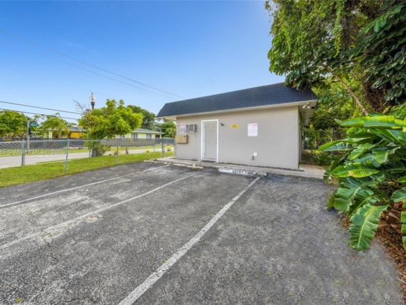 848 NW 2nd Ave, Fort Lauderdale FL 33311 — #A11841385