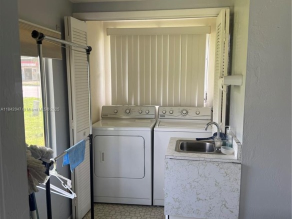2201 Croton CT, Lehigh Acres FL 33936 — #A11842047