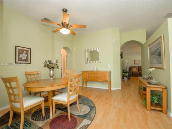 460 SE 24th Dr, Homestead FL 33033 — #A11842202