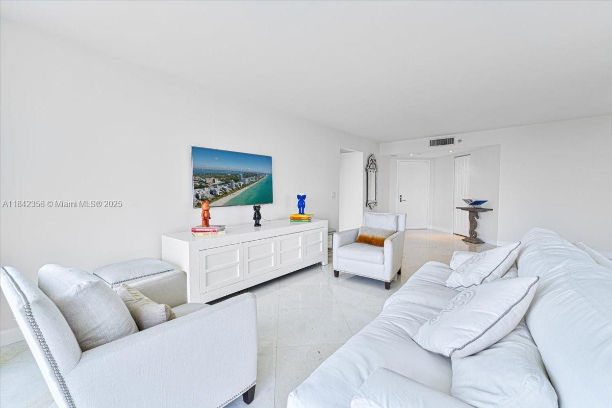 84b12bae-5897 3500 Mystic Pointe Dr # 2101, Aventura FL 33180 — #A11842356