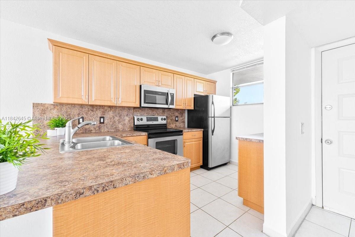 84b12bae-5909 110 Lake Emerald Dr # 403, Oakland Park FL 33309 — #A11842645