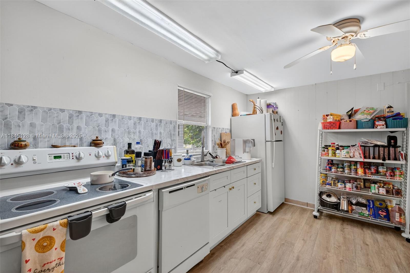 84b12bae-5994 2430 SW 53rd St, Dania Beach FL 33312 — #A11845128