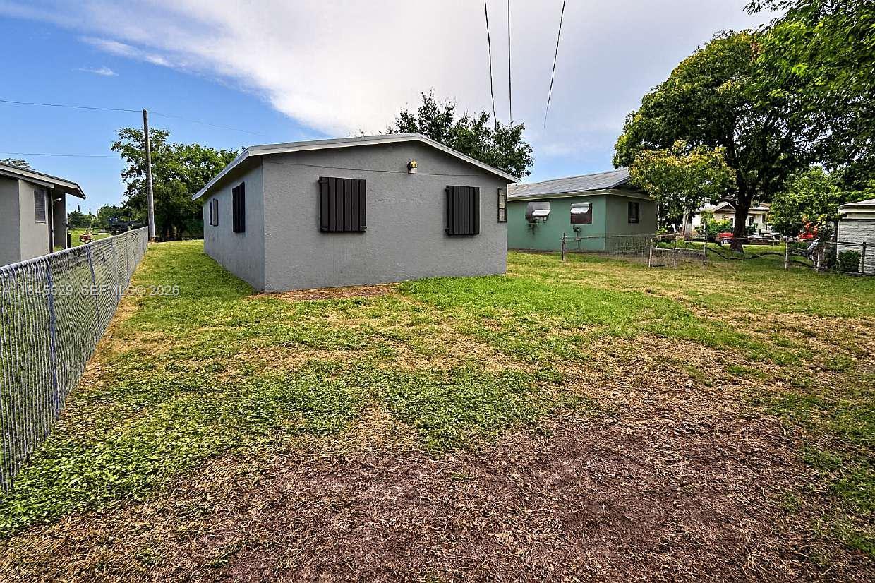 84b12bae-6011 2231 NW 9th Ct, Fort Lauderdale FL 33311 — #A11845529