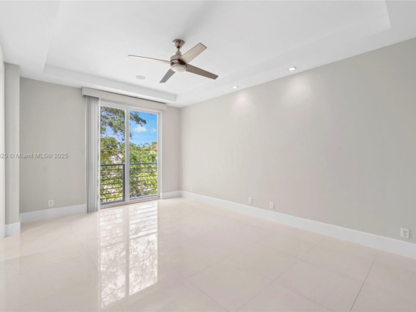 811 SE 12th Ct, Fort Lauderdale FL 33316 — #A11845625
