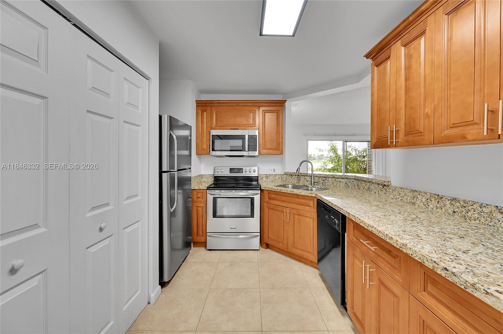 84b12bae-6036 3453 NW 44th St # 107, Oakland Park FL 33309 — #A11846332