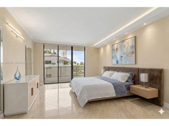 20281 E Country Club Dr # 207, Aventura FL 33180 — #A11846382