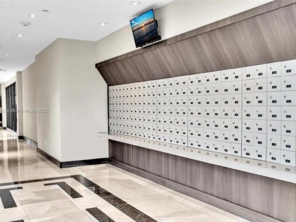 20515 E Country Club Dr # 1449, Aventura FL 33180 — #A11846452