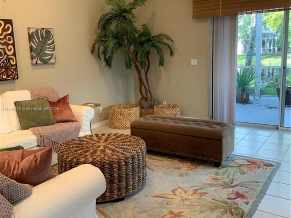 231 W Canterbury Dr W, Palm Beach Gardens FL 33418 — #A11846579