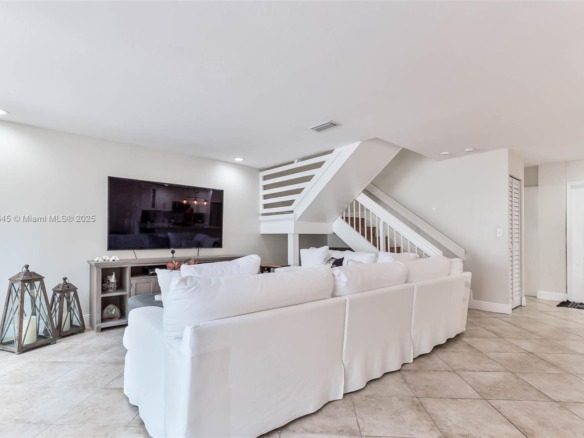 5224 NW 103rd Ave, Doral FL 33178 — #A11850645