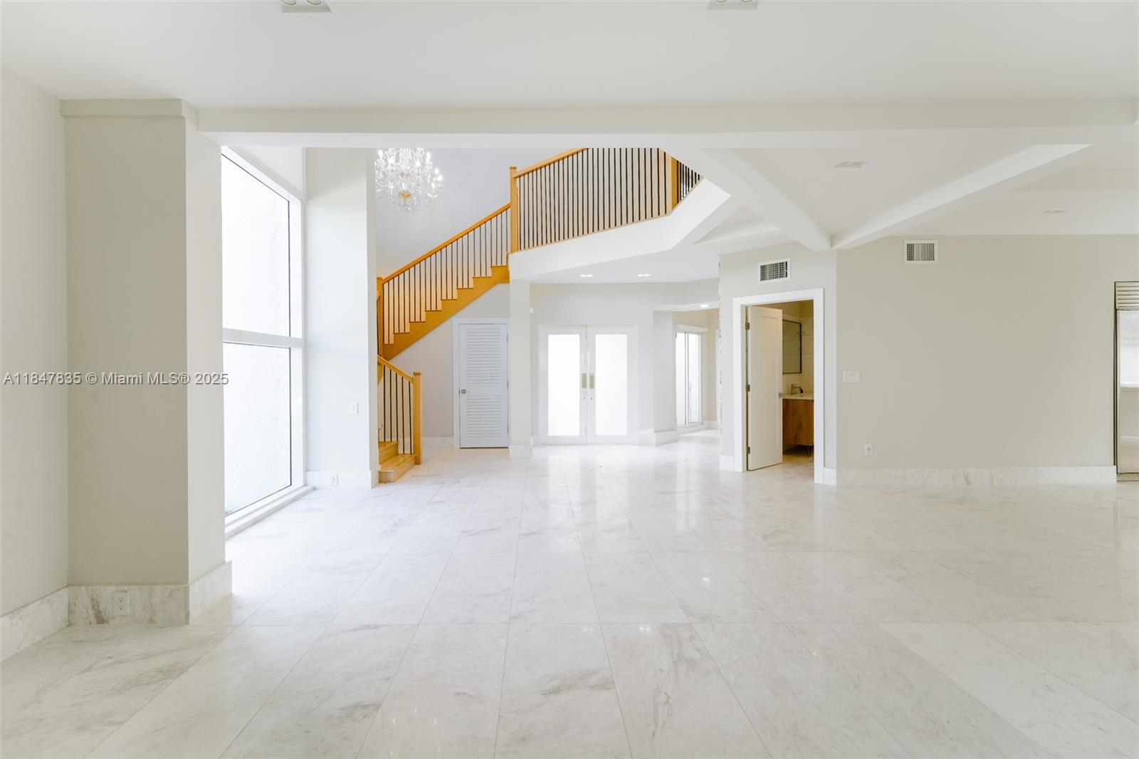 84b12bae-6090 1981 S Oak Haven Cir, Miami FL 33179 — #A11847835