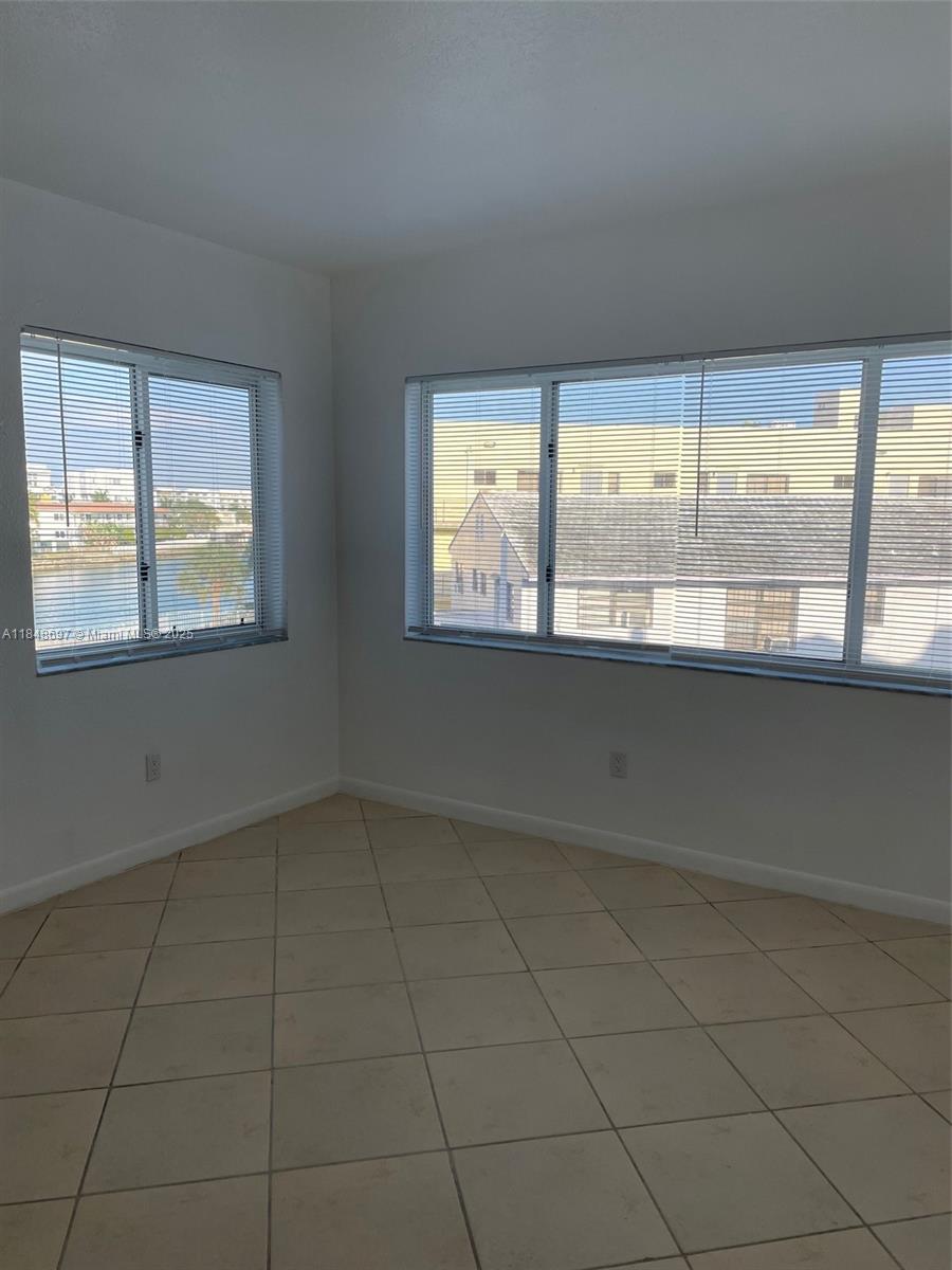 84b12bae-6125 Listing #A11848697