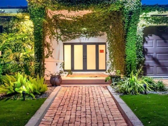 2152 Prairie Ave, Miami Beach FL 33139 — #A11849350