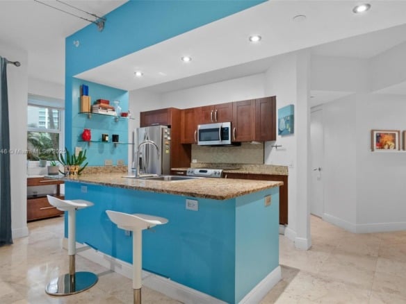 19900 E Country Club Dr # 212, Aventura FL 33180 — #A11849546