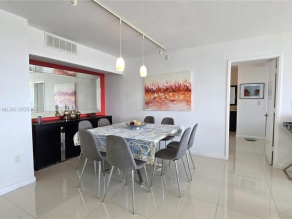 3731 N Country Club Dr # 1825, Aventura FL 33180 — #A11849900