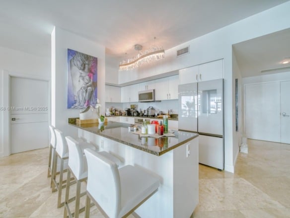3131 NE 188th St # 1103, Aventura FL 33180 — #A11850458