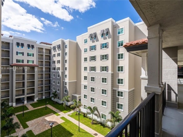 400 NW 112th Ave # 718, Sweetwater FL 33172 — #A11853352
