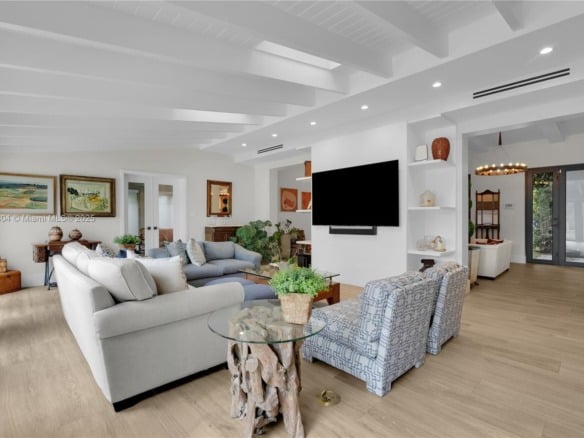 4475 N Meridian Ave, Miami Beach FL 33140 — #A11853804
