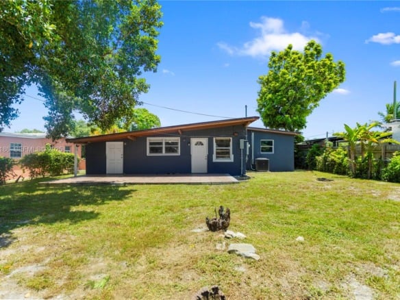 3760 SW 47th Ave, West Park FL 33023 — #A11854186