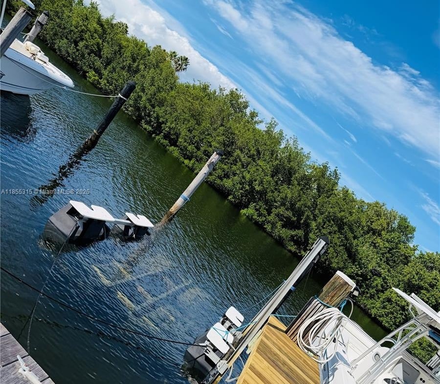 900