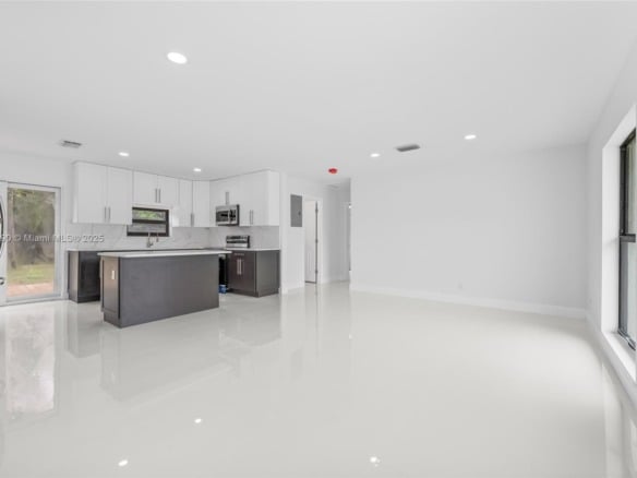 949 SE 5th St, Deerfield Beach FL 33441 — #A11856490